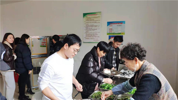 市古鎮(zhèn)投資公司：掀起“厲行節(jié)約，抵制餐飲浪費”新風尚