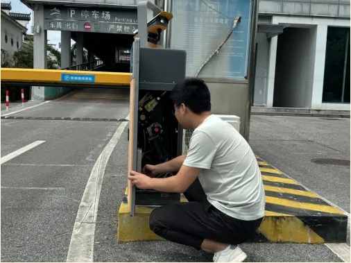 不懼高溫 “熱”力十足！致敬高溫下堅(jiān)守崗位的古鎮(zhèn)工作者（一）