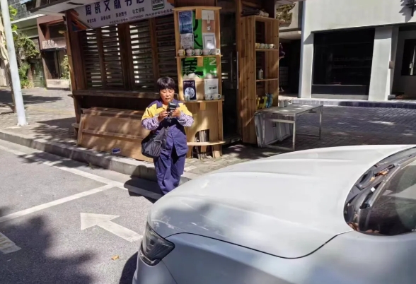 不懼高溫 “熱”力十足！致敬高溫下堅(jiān)守崗位的古鎮(zhèn)工作者（一）
